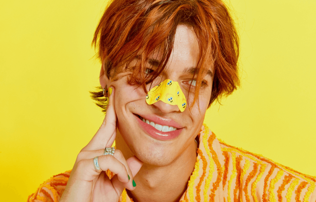 Acne patches have become a bestseller in Europe and America, with some brands selling 90 million US dollars in a year!    