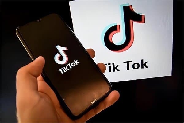 Share an installation method for TikTok international version that is available in China, allowing users to freely browse videos