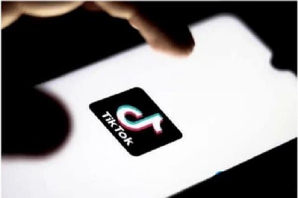 What should I do if I can't download TikTok International version for iOS?     How to operate specifically?