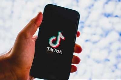 Hand in hand teaching you TikTok registration