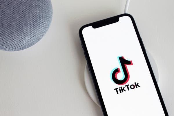 How to watch the overseas version of TikTok in China?  Unlock exciting global videos!