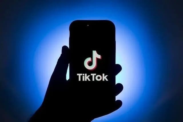 What are the precautions when signing the TikTok short video influencer cooperation agreement?