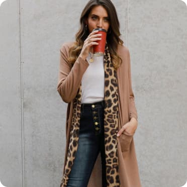 원가를 엄격히 통제하는 전제하에 광고가격을 최적화하여 판매량전환을 높여야 한다