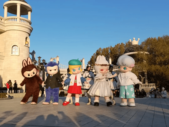 泡泡玛特再度爆火，中国潮玩“硬控”全球年轻人！